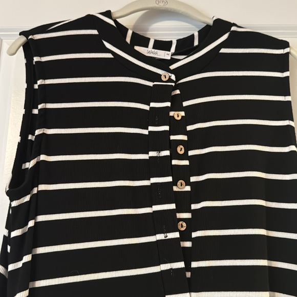 Women’s Talulah size Medium Black and White Shorts Romper - Picture 5 of 7